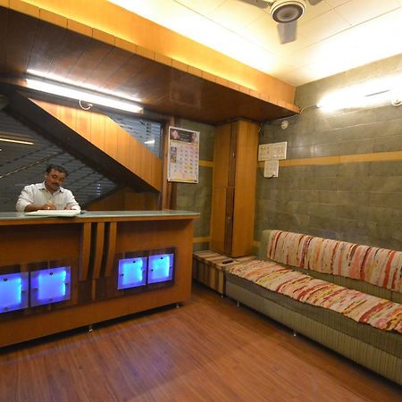 Hotel Sai Hari Prasad شيردي المظهر الخارجي الصورة