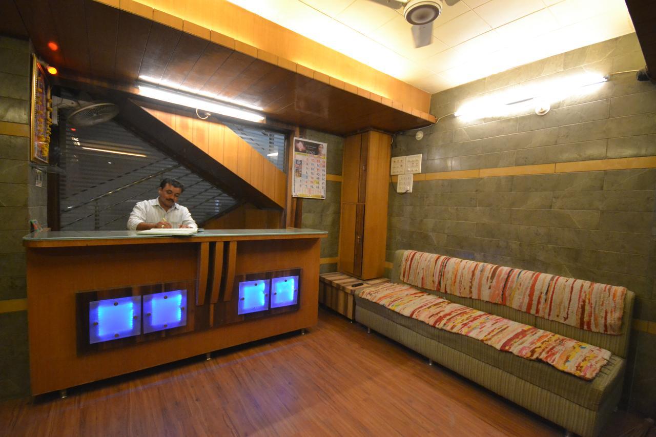Hotel Sai Hari Prasad شيردي المظهر الخارجي الصورة