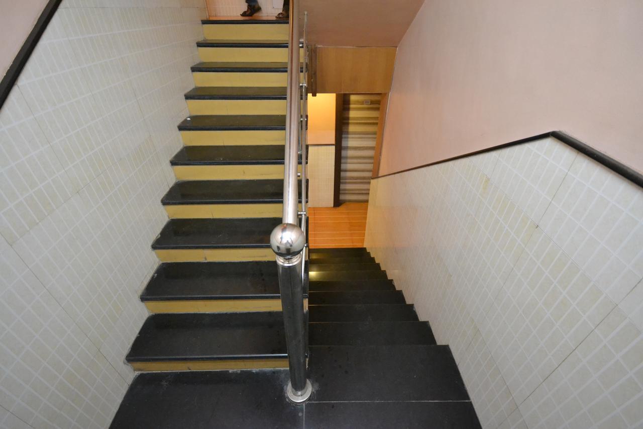 Hotel Sai Hari Prasad شيردي المظهر الخارجي الصورة